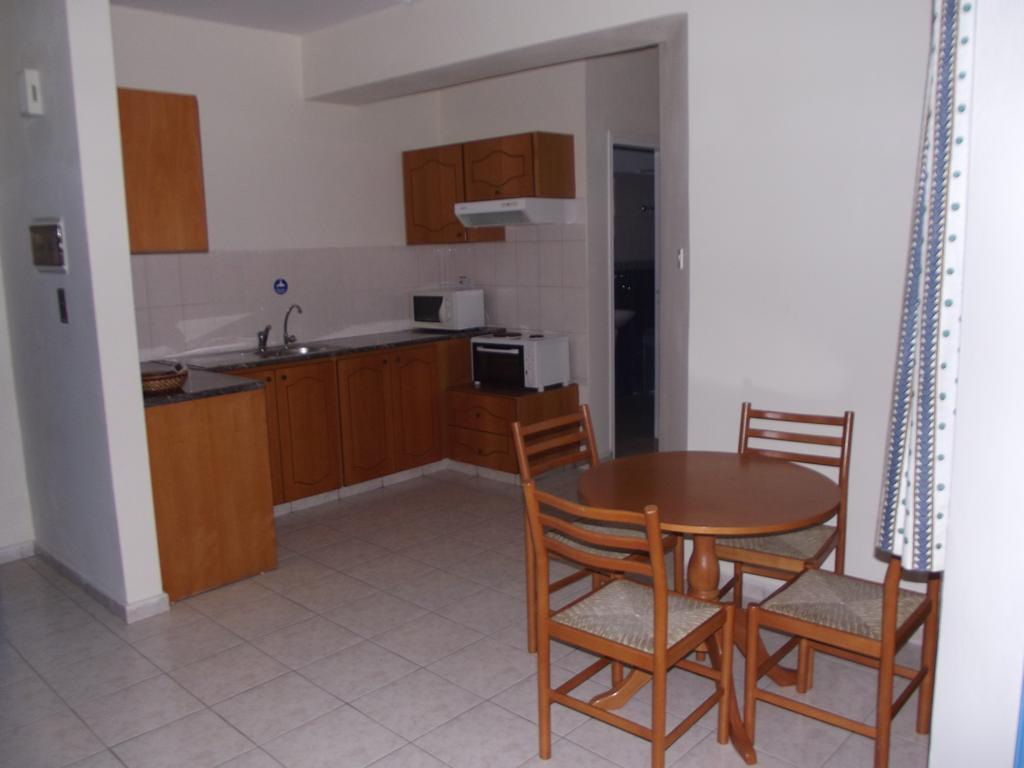 Kefalonitis Hotel Apartments Paphos Pokoj fotografie